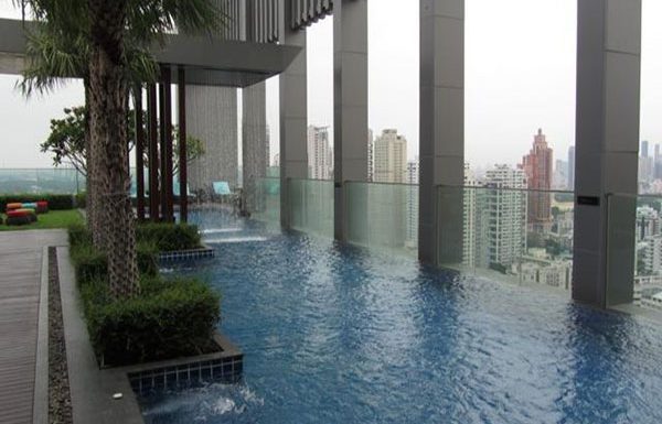 Address-Sukhumvit-28-Bangkok-condo-for-sale-swimming-pool